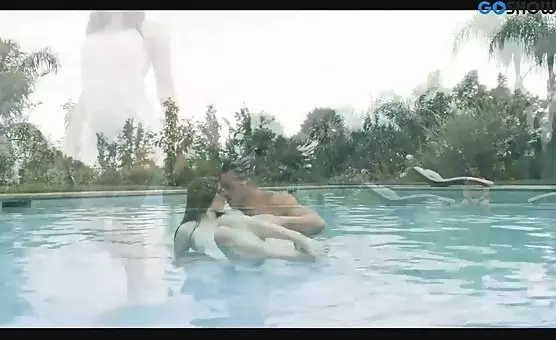 Sexy Brunette Fingering Wet Pussy Underwater