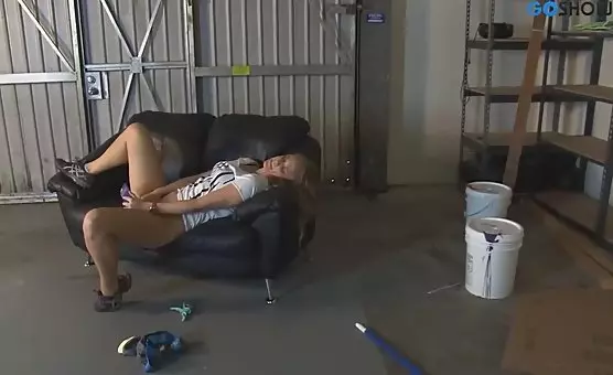 Lesbian Encounters Labia Spreading and Kissed Desires